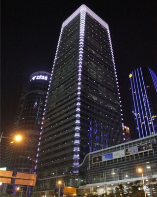 نورپردازی نمای ساختمان بلند